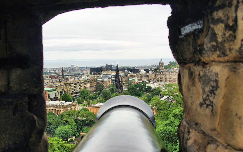 Edinburgh Castle Cannon